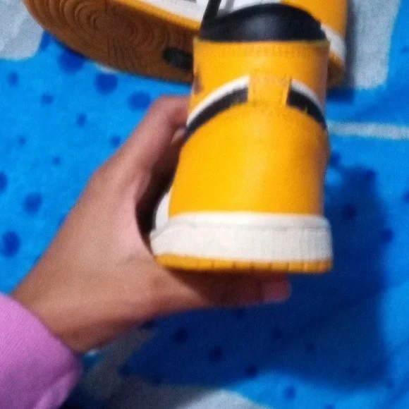Air Jordan 1s toddler